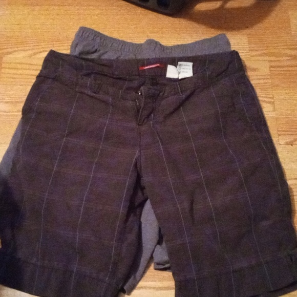 Shorts - Picture 2 of 4